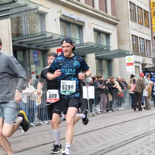 05.10.2025 - 20. swb-Marathon Bremen Strokosch-Dieckow http://msf.ph/oto/9296883 05.10.2025 13:05:37 Ziel 609, 642, 852, 1790, 2013, 2872, 4353, 4962, 5599, 6431, 7492, 7647, 8244, 8897, 8907, 609, 642, 852, 1790, 2013, 2872, 4353, 4962, 5599, 6431, 7492, 7647, 8244, 8897, 8907 meine-sportfotos.de