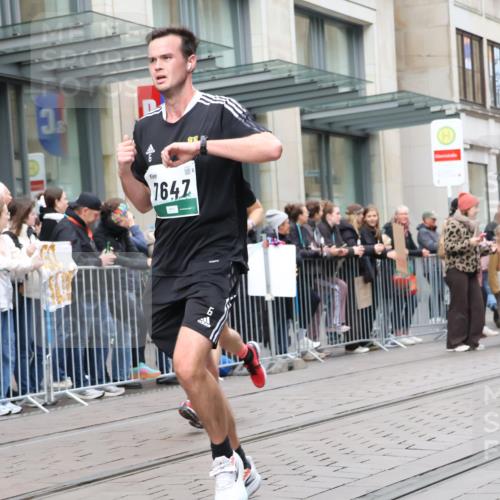05.10.2025 - 20. swb-Marathon Bremen Strokosch-Dieckow http://msf.ph/oto/9296894 05.10.2025 13:05:45 Ziel 642, 2872, 6431, 6632, 6877, 7492, 7647, 8244, 8630, 8897, 8907, 642, 2872, 6431, 6632, 6877, 7492, 7647, 8244, 8630, 8897, 8907 meine-sportfotos.de
