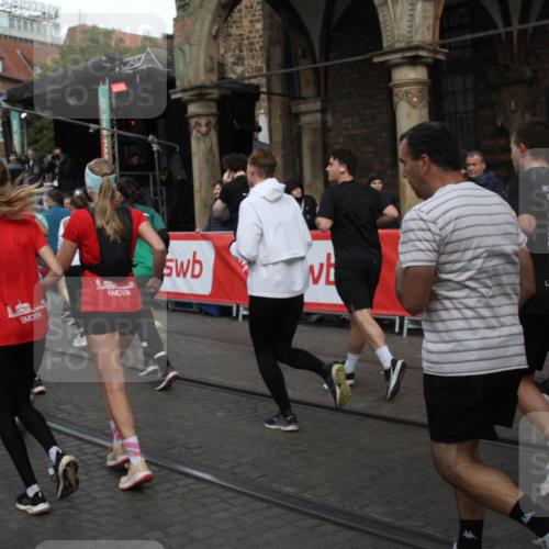05.10.2025 - 20. swb-Marathon Bremen Yannick Fuchs http://msf.ph/oto/9306379 05.10.2025 11:40:19 Ziel  meine-sportfotos.de