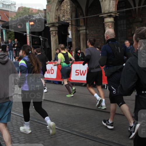 05.10.2025 - 20. swb-Marathon Bremen Yannick Fuchs http://msf.ph/oto/9306387 05.10.2025 11:40:21 Ziel  meine-sportfotos.de