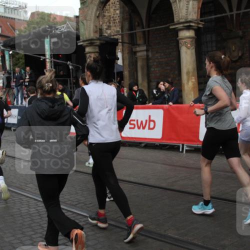 05.10.2025 - 20. swb-Marathon Bremen Yannick Fuchs http://msf.ph/oto/9306389 05.10.2025 11:40:22 Ziel  meine-sportfotos.de