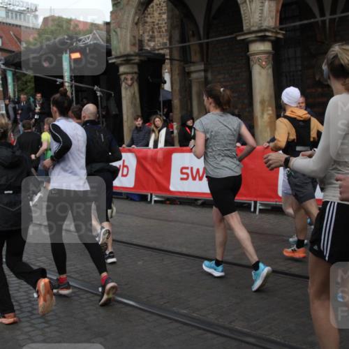 05.10.2025 - 20. swb-Marathon Bremen Yannick Fuchs http://msf.ph/oto/9306390 05.10.2025 11:40:22 Ziel  meine-sportfotos.de
