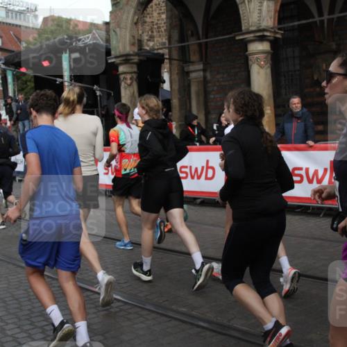 05.10.2025 - 20. swb-Marathon Bremen Yannick Fuchs http://msf.ph/oto/9306393 05.10.2025 11:40:23 Ziel  meine-sportfotos.de