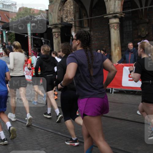 05.10.2025 - 20. swb-Marathon Bremen Yannick Fuchs http://msf.ph/oto/9306394 05.10.2025 11:40:24 Ziel  meine-sportfotos.de