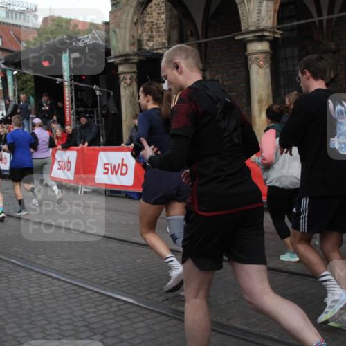05.10.2025 - 20. swb-Marathon Bremen Yannick Fuchs http://msf.ph/oto/9306401 05.10.2025 11:40:26 Ziel  meine-sportfotos.de