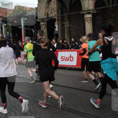 05.10.2025 - 20. swb-Marathon Bremen Yannick Fuchs http://msf.ph/oto/9306410 05.10.2025 11:40:30 Ziel  meine-sportfotos.de
