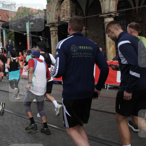 05.10.2025 - 20. swb-Marathon Bremen Yannick Fuchs http://msf.ph/oto/9306414 05.10.2025 11:40:31 Ziel  meine-sportfotos.de
