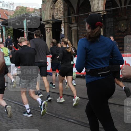 05.10.2025 - 20. swb-Marathon Bremen Yannick Fuchs http://msf.ph/oto/9306420 05.10.2025 11:40:33 Ziel  meine-sportfotos.de