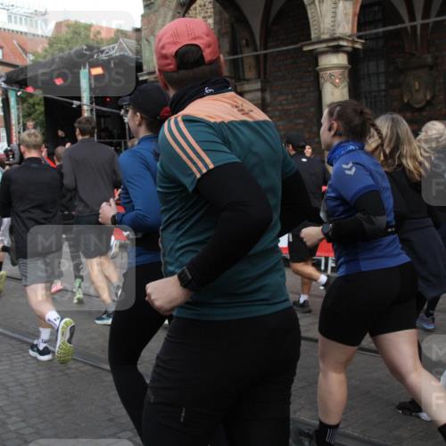 05.10.2025 - 20. swb-Marathon Bremen Yannick Fuchs http://msf.ph/oto/9306421 05.10.2025 11:40:34 Ziel  meine-sportfotos.de