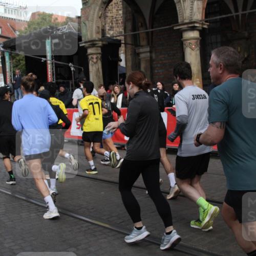 05.10.2025 - 20. swb-Marathon Bremen Yannick Fuchs http://msf.ph/oto/9306428 05.10.2025 11:40:36 Ziel  meine-sportfotos.de