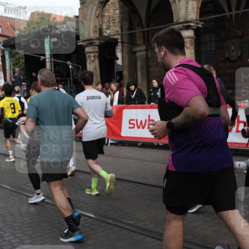 05.10.2025 - 20. swb-Marathon Bremen Yannick Fuchs http://msf.ph/oto/9306430 05.10.2025 11:40:37 Ziel  meine-sportfotos.de