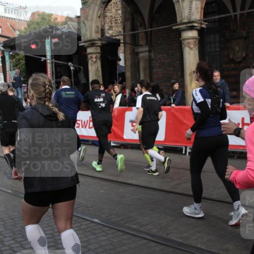 05.10.2025 - 20. swb-Marathon Bremen Yannick Fuchs http://msf.ph/oto/9306437 05.10.2025 11:40:40 Ziel  meine-sportfotos.de