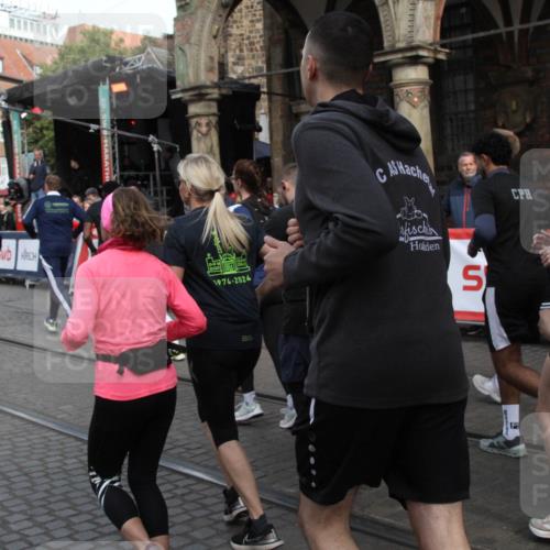 05.10.2025 - 20. swb-Marathon Bremen Yannick Fuchs http://msf.ph/oto/9306439 05.10.2025 11:40:40 Ziel  meine-sportfotos.de