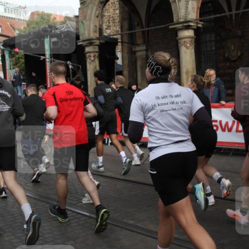 05.10.2025 - 20. swb-Marathon Bremen Yannick Fuchs http://msf.ph/oto/9306442 05.10.2025 11:40:41 Ziel  meine-sportfotos.de