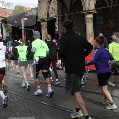 05.10.2025 - 20. swb-Marathon Bremen Yannick Fuchs http://msf.ph/oto/9306447 05.10.2025 11:40:44 Ziel  meine-sportfotos.de
