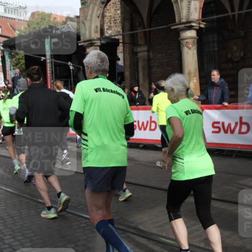 05.10.2025 - 20. swb-Marathon Bremen Yannick Fuchs http://msf.ph/oto/9306449 05.10.2025 11:40:45 Ziel  meine-sportfotos.de