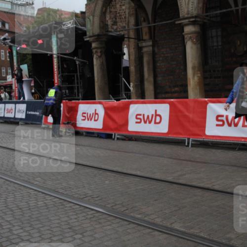 05.10.2025 - 20. swb-Marathon Bremen Yannick Fuchs http://msf.ph/oto/9306530 05.10.2025 11:59:38 Ziel  meine-sportfotos.de