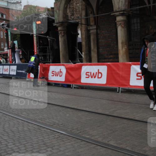 05.10.2025 - 20. swb-Marathon Bremen Yannick Fuchs http://msf.ph/oto/9306531 05.10.2025 11:59:38 Ziel  meine-sportfotos.de