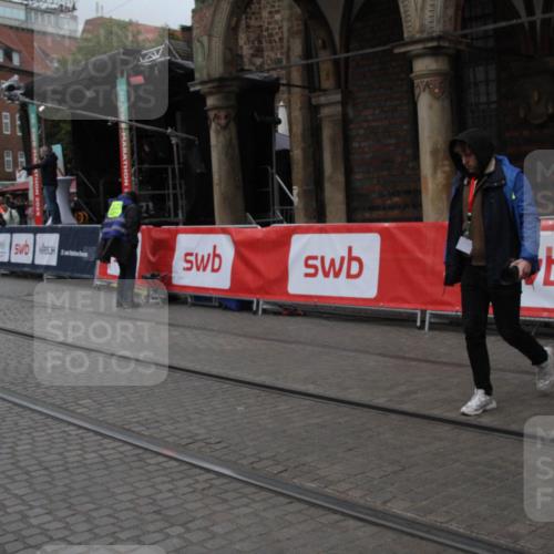 05.10.2025 - 20. swb-Marathon Bremen Yannick Fuchs http://msf.ph/oto/9306532 05.10.2025 11:59:38 Ziel  meine-sportfotos.de
