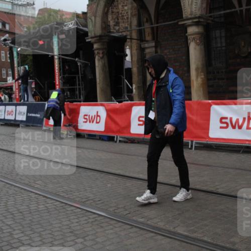05.10.2025 - 20. swb-Marathon Bremen Yannick Fuchs http://msf.ph/oto/9306534 05.10.2025 11:59:39 Ziel  meine-sportfotos.de