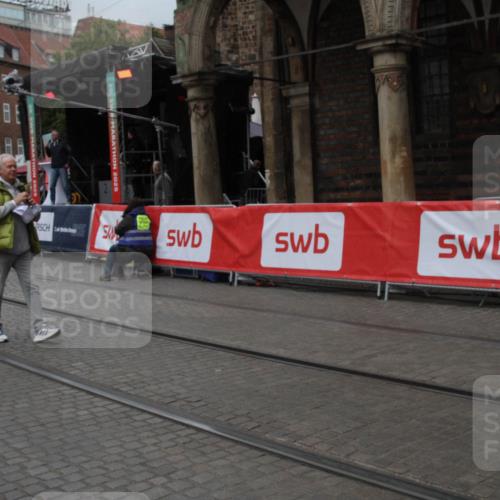05.10.2025 - 20. swb-Marathon Bremen Yannick Fuchs http://msf.ph/oto/9306597 05.10.2025 12:00:06 Ziel  meine-sportfotos.de