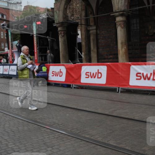05.10.2025 - 20. swb-Marathon Bremen Yannick Fuchs http://msf.ph/oto/9306601 05.10.2025 12:00:07 Ziel  meine-sportfotos.de