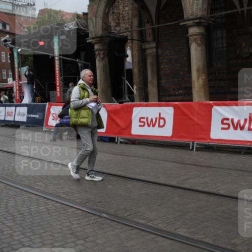 05.10.2025 - 20. swb-Marathon Bremen Yannick Fuchs http://msf.ph/oto/9306605 05.10.2025 12:00:07 Ziel  meine-sportfotos.de