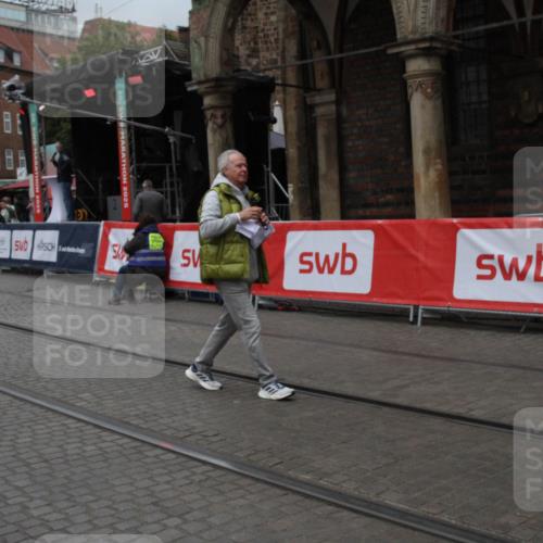 05.10.2025 - 20. swb-Marathon Bremen Yannick Fuchs http://msf.ph/oto/9306607 05.10.2025 12:00:08 Ziel  meine-sportfotos.de