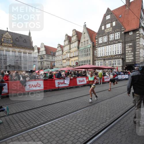 05.10.2025 - 20. swb-Marathon Bremen Yannick Fuchs http://msf.ph/oto/9306608 05.10.2025 10:51:49 Ziel 9004, 9259, 9506, 10436, 10968, 11689, 11696 meine-sportfotos.de