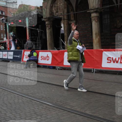 05.10.2025 - 20. swb-Marathon Bremen Yannick Fuchs http://msf.ph/oto/9306611 05.10.2025 12:00:08 Ziel  meine-sportfotos.de