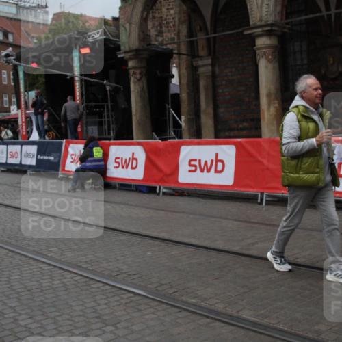 05.10.2025 - 20. swb-Marathon Bremen Yannick Fuchs http://msf.ph/oto/9306616 05.10.2025 12:00:09 Ziel  meine-sportfotos.de