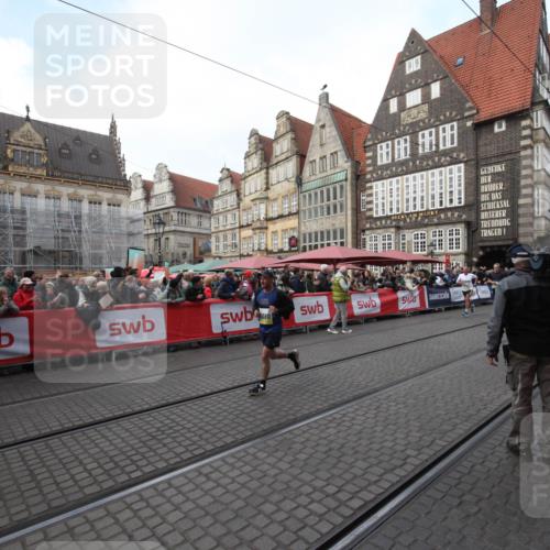 05.10.2025 - 20. swb-Marathon Bremen Yannick Fuchs http://msf.ph/oto/9306626 05.10.2025 10:51:59 Ziel 9683, 10380, 10581, 10625, 10817, 11080, 11136, 11325, 11394 meine-sportfotos.de