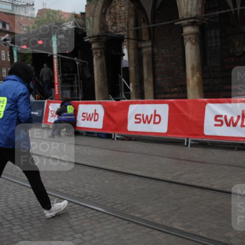 05.10.2025 - 20. swb-Marathon Bremen Yannick Fuchs http://msf.ph/oto/9306631 05.10.2025 12:00:12 Ziel  meine-sportfotos.de