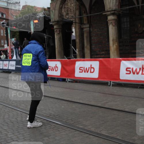 05.10.2025 - 20. swb-Marathon Bremen Yannick Fuchs http://msf.ph/oto/9306633 05.10.2025 12:00:12 Ziel  meine-sportfotos.de