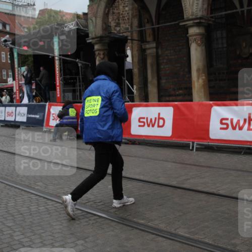 05.10.2025 - 20. swb-Marathon Bremen Yannick Fuchs http://msf.ph/oto/9306635 05.10.2025 12:00:12 Ziel  meine-sportfotos.de