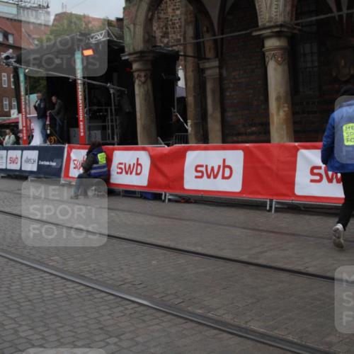 05.10.2025 - 20. swb-Marathon Bremen Yannick Fuchs http://msf.ph/oto/9306645 05.10.2025 12:00:14 Ziel  meine-sportfotos.de