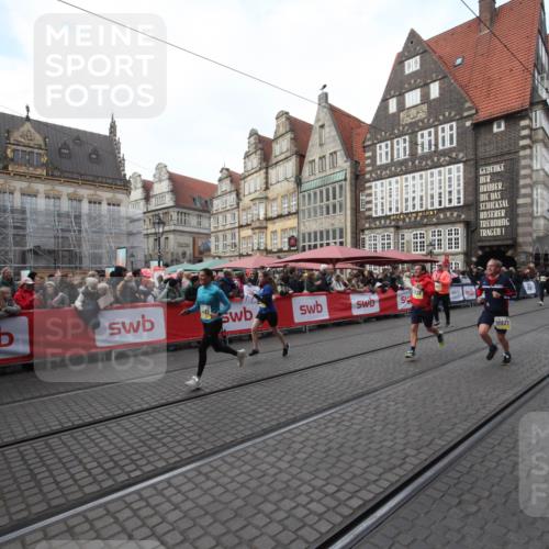 05.10.2025 - 20. swb-Marathon Bremen Yannick Fuchs http://msf.ph/oto/9306664 05.10.2025 10:52:23 Ziel 9584, 9955, 9987, 10719, 10927, 11128, 11458, 11491, 11665 meine-sportfotos.de