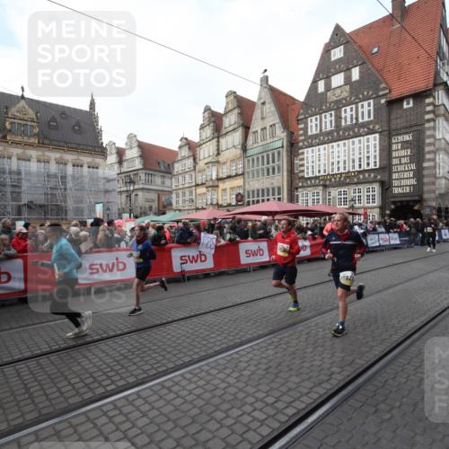 05.10.2025 - 20. swb-Marathon Bremen Yannick Fuchs http://msf.ph/oto/9306666 05.10.2025 10:52:24 Ziel 9584, 9955, 9987, 10507, 10719, 10927, 11128, 11491, 11665 meine-sportfotos.de