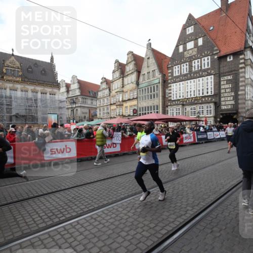 05.10.2025 - 20. swb-Marathon Bremen Yannick Fuchs http://msf.ph/oto/9306673 05.10.2025 10:52:28 Ziel 9172, 9584, 10241, 10507, 10719, 11528, 11665 meine-sportfotos.de