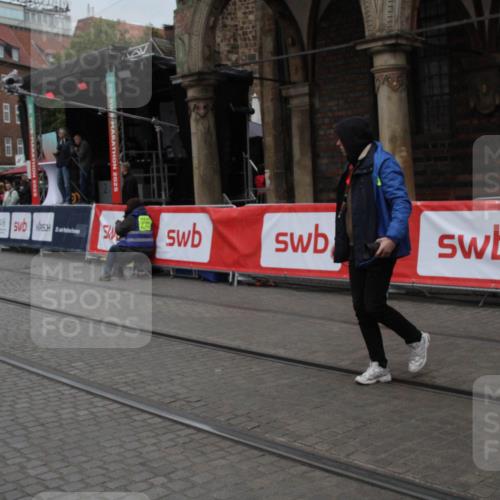 05.10.2025 - 20. swb-Marathon Bremen Yannick Fuchs http://msf.ph/oto/9306683 05.10.2025 12:00:21 Ziel  meine-sportfotos.de