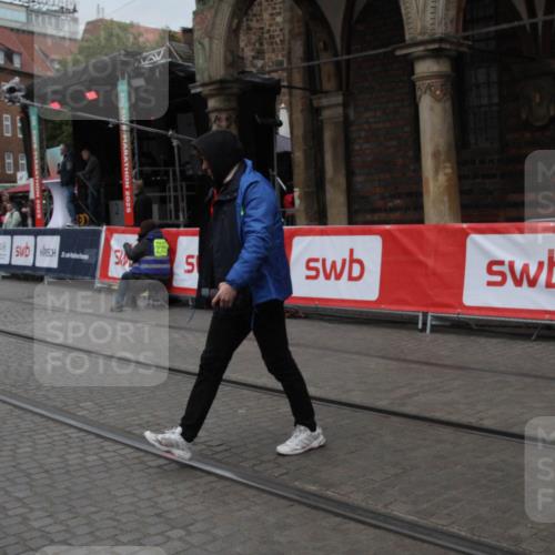 05.10.2025 - 20. swb-Marathon Bremen Yannick Fuchs http://msf.ph/oto/9306687 05.10.2025 12:00:22 Ziel  meine-sportfotos.de