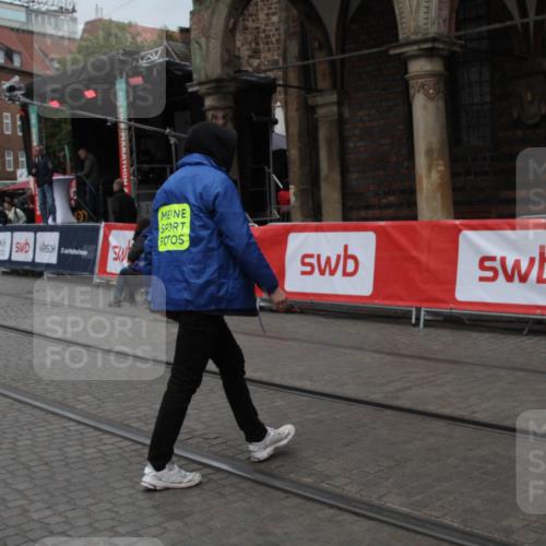 05.10.2025 - 20. swb-Marathon Bremen Yannick Fuchs http://msf.ph/oto/9306719 05.10.2025 12:00:29 Ziel  meine-sportfotos.de