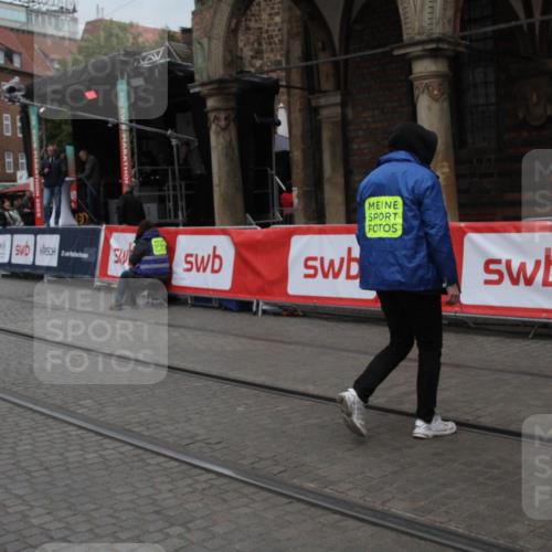 05.10.2025 - 20. swb-Marathon Bremen Yannick Fuchs http://msf.ph/oto/9306723 05.10.2025 12:00:30 Ziel  meine-sportfotos.de