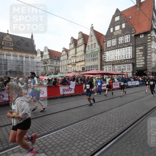 05.10.2025 - 20. swb-Marathon Bremen Yannick Fuchs http://msf.ph/oto/9306726 05.10.2025 10:52:54 Ziel 9214, 9284, 9501, 9581, 9830, 9985, 10308, 10309, 10514, 10997, 11382, 11417 meine-sportfotos.de