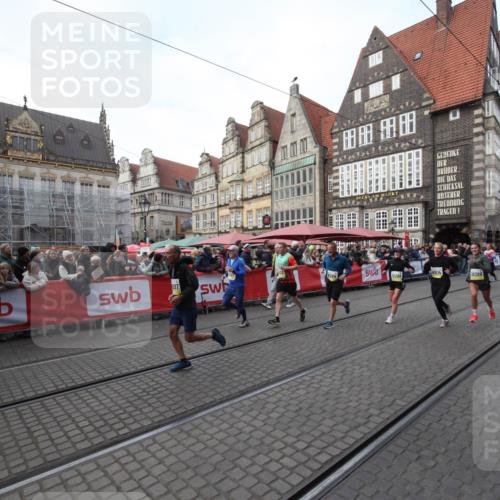 05.10.2025 - 20. swb-Marathon Bremen Yannick Fuchs http://msf.ph/oto/9306728 05.10.2025 10:52:55 Ziel 9214, 9284, 9501, 9830, 9985, 10308, 10309, 10514, 10997 meine-sportfotos.de