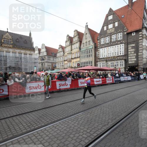 05.10.2025 - 20. swb-Marathon Bremen Yannick Fuchs http://msf.ph/oto/9306734 05.10.2025 10:52:57 Ziel 9284, 9830, 9985, 10514, 10955 meine-sportfotos.de