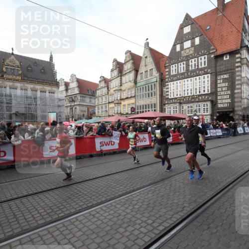 05.10.2025 - 20. swb-Marathon Bremen Yannick Fuchs http://msf.ph/oto/9306747 05.10.2025 10:53:09 Ziel 9650, 10128, 10539, 11259, 11300, 11398, 11411 meine-sportfotos.de
