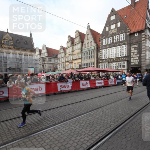05.10.2025 - 20. swb-Marathon Bremen Yannick Fuchs http://msf.ph/oto/9306758 05.10.2025 10:53:14 Ziel 9449, 9703, 9834, 10242, 10349, 10460, 10466, 10958, 11300, 11377, 11512 meine-sportfotos.de
