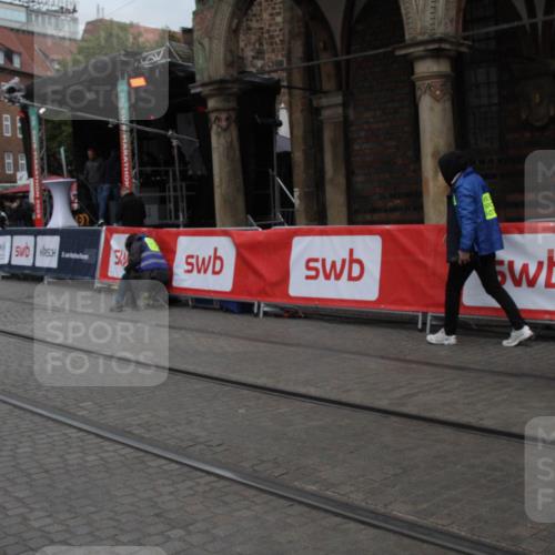 05.10.2025 - 20. swb-Marathon Bremen Yannick Fuchs http://msf.ph/oto/9306794 05.10.2025 12:00:47 Ziel  meine-sportfotos.de