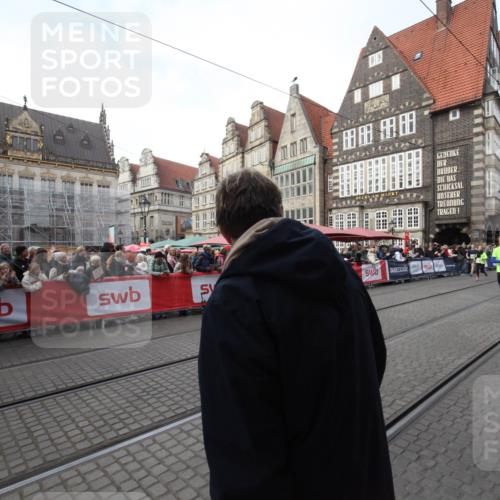 05.10.2025 - 20. swb-Marathon Bremen Yannick Fuchs http://msf.ph/oto/9306796 05.10.2025 10:53:24 Ziel 7193, 7251, 9263, 9539, 9717, 10057, 10317, 10993, 11174, 11175 meine-sportfotos.de